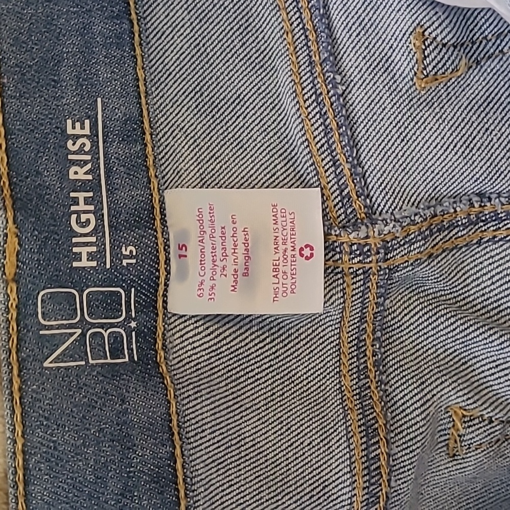 No Boundaries high rise distressed denim   size 15 never worn shorts